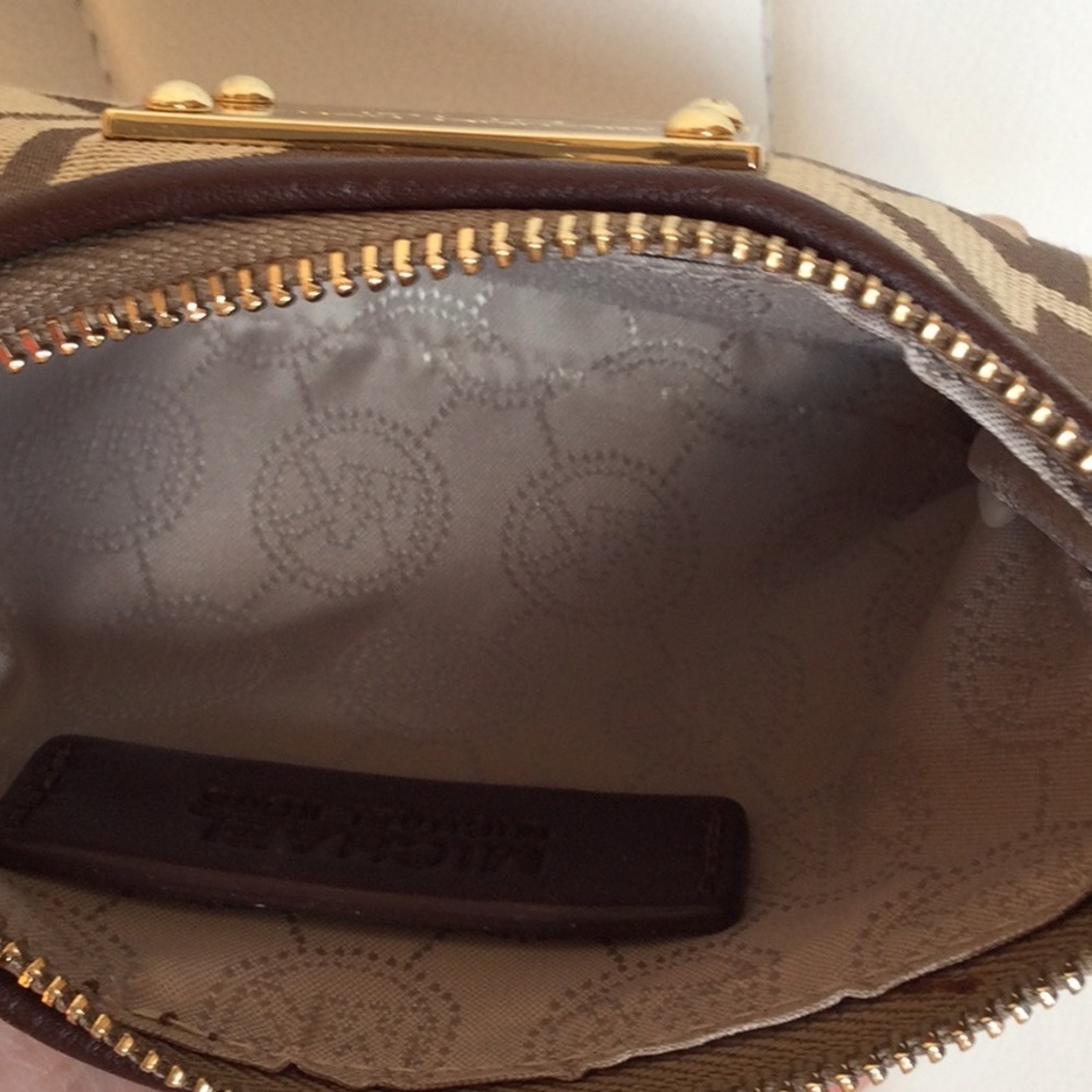 NWOT Michael Kors Brown Wristlet - Picture 5 of 10